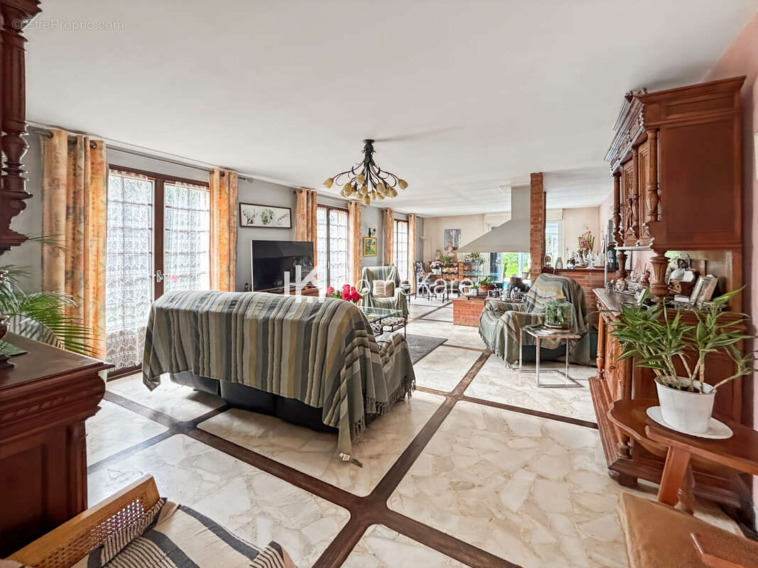 Maison à LEZAT-SUR-LEZE