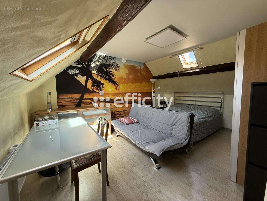 Maison à VERNEUIL-EN-HALATTE