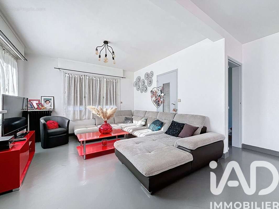 Photo 3 - Maison à SAINT-ETIENNE-DU-ROUVRAY