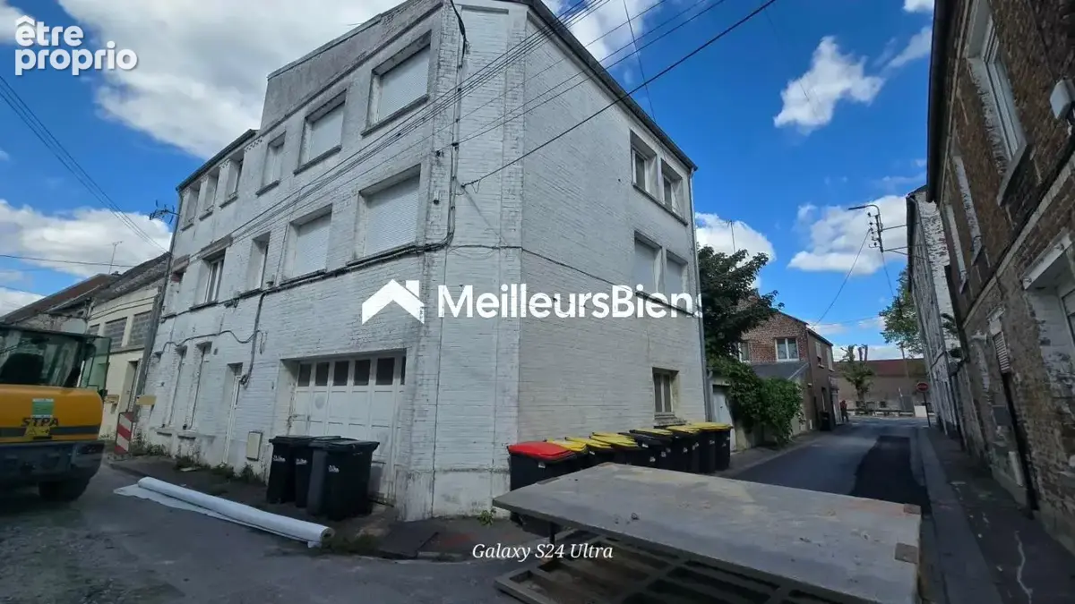 Investissement à Landrecies : immeuble 240 m², 6 chambres, 15 pièces - photo 2