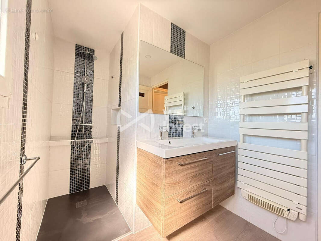 Maison 77 m² à Carignan  - photo 9