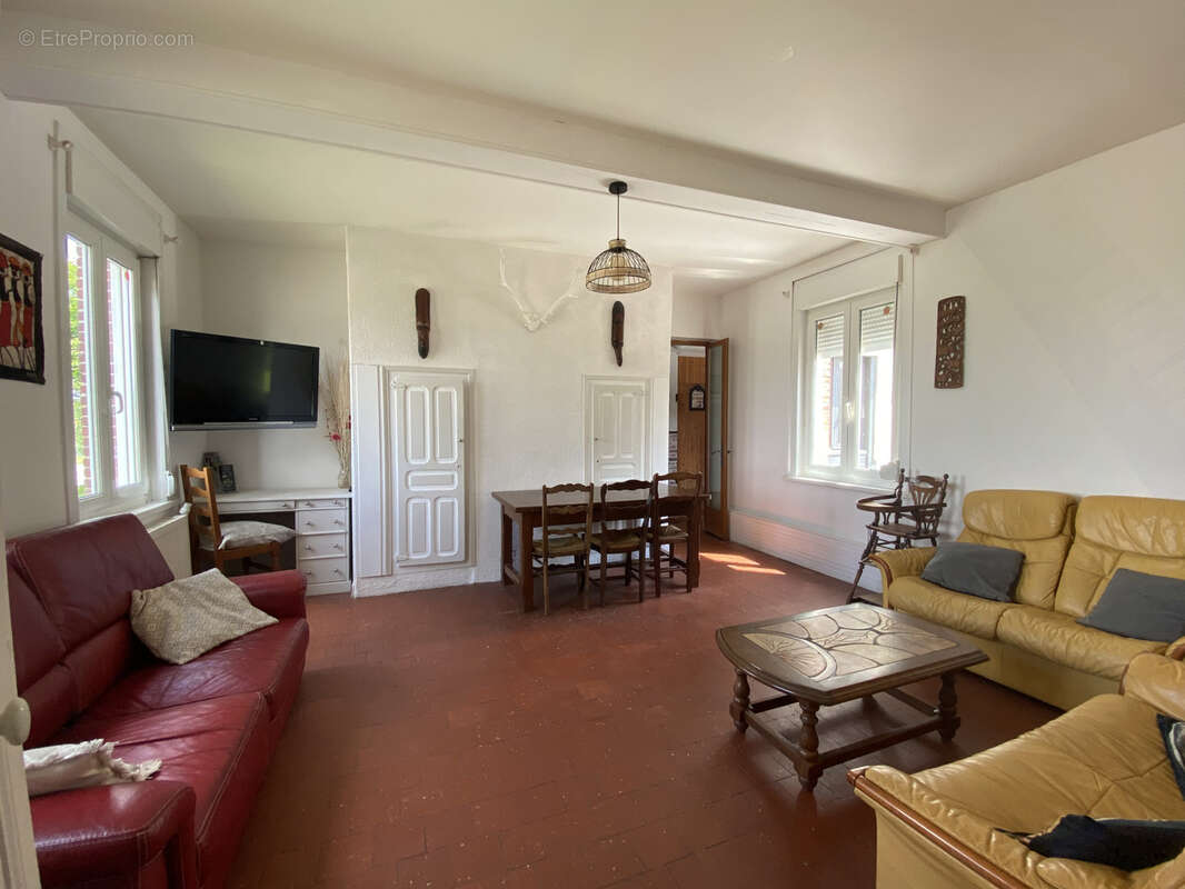 Maison à AVESNES-LE-COMTE