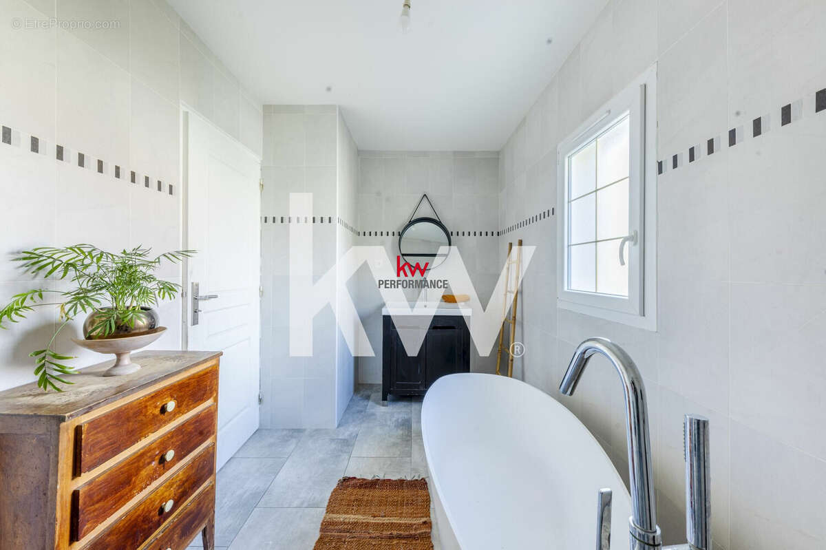 Maison 184 m² à Deuil-La-Barre  - photo 7