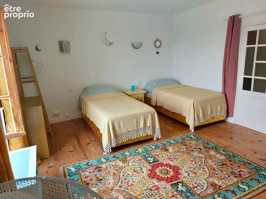 Elegante maison non-mitoyenne avec gîte, vaste dépendances, 2 km du centre ville - photo 10
