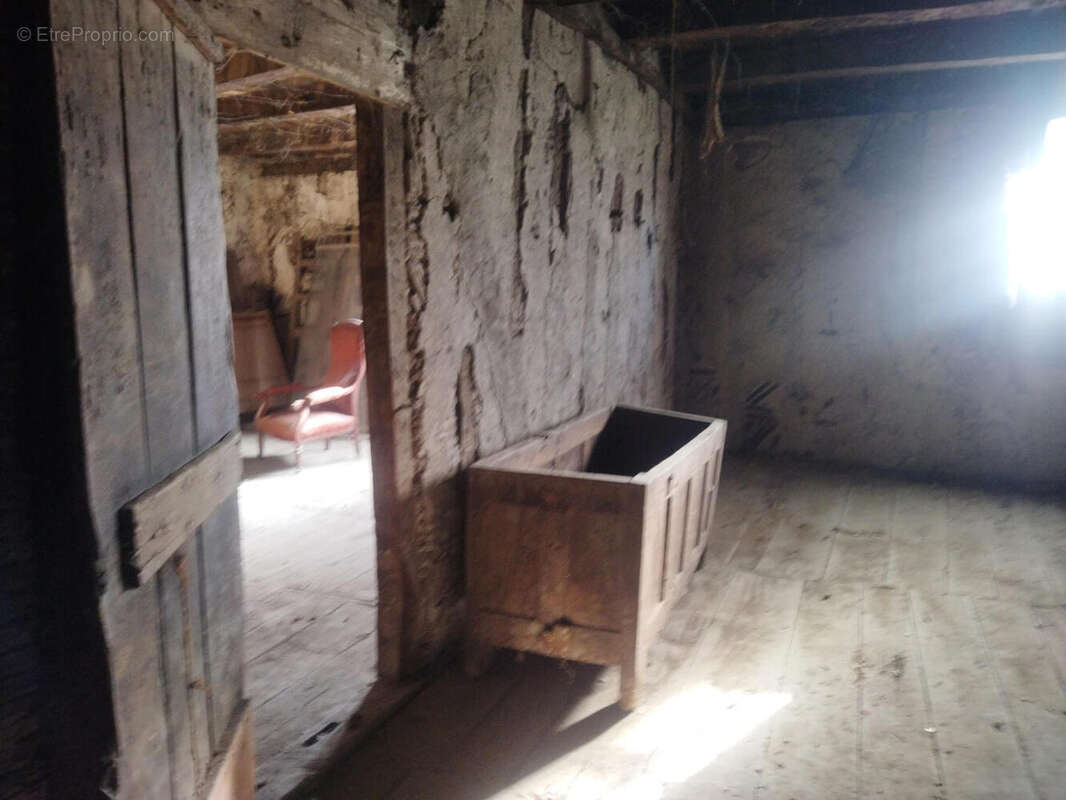 grenier 1er etage - Maison à ARCAMBAL