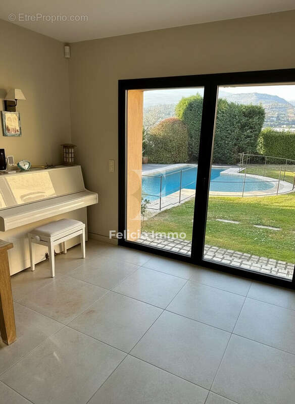 Maison à OPIO