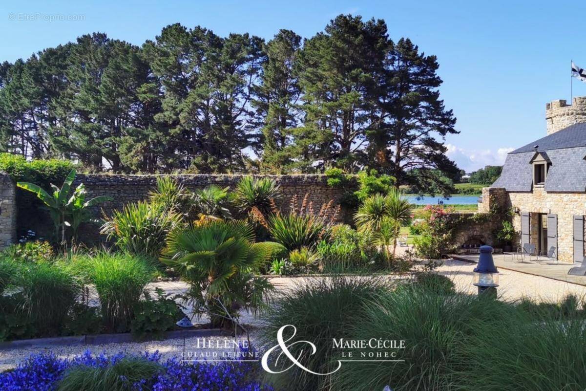 Golfe du morbihan — domaine historique d’exception avec vue et accès direct à l’eau - photo 1
