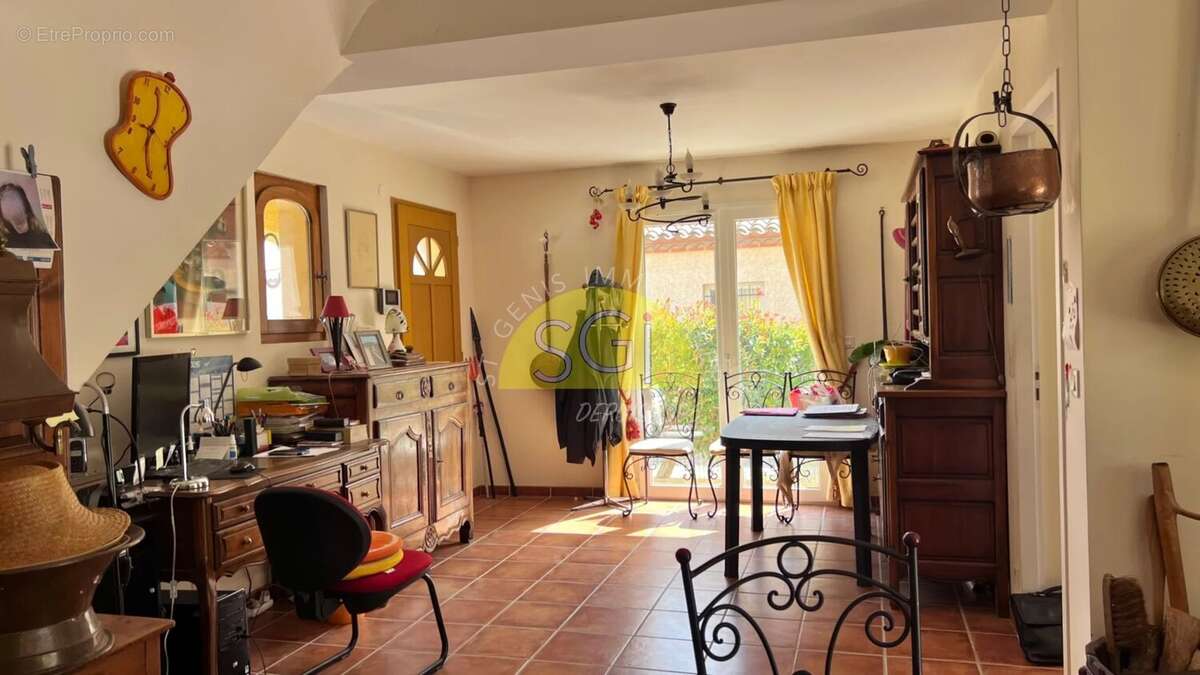 Maison à MONTESQUIEU-DES-ALBERES