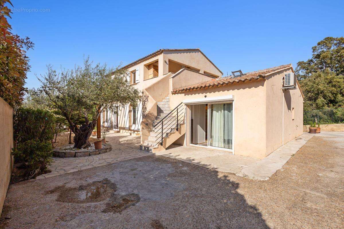 Maison à COGOLIN