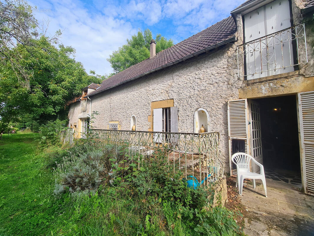 Maison à MONTIGNY-AUX-AMOGNES
