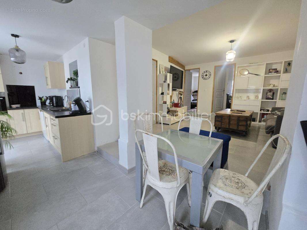 Appartement avec jardin et parking - photo 2