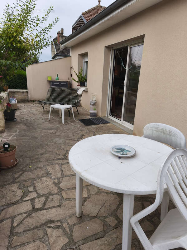 Maison à SAINT-YRIEIX-LA-PERCHE