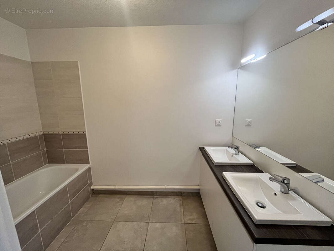 Appartement à LE CASTELLET