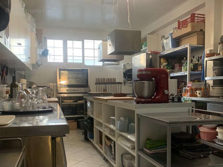 Commerce à MARSEILLE-8E