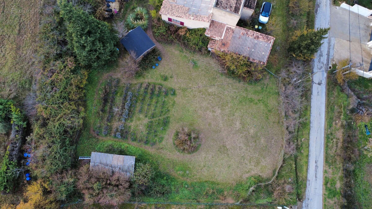 Terrain à TRETS