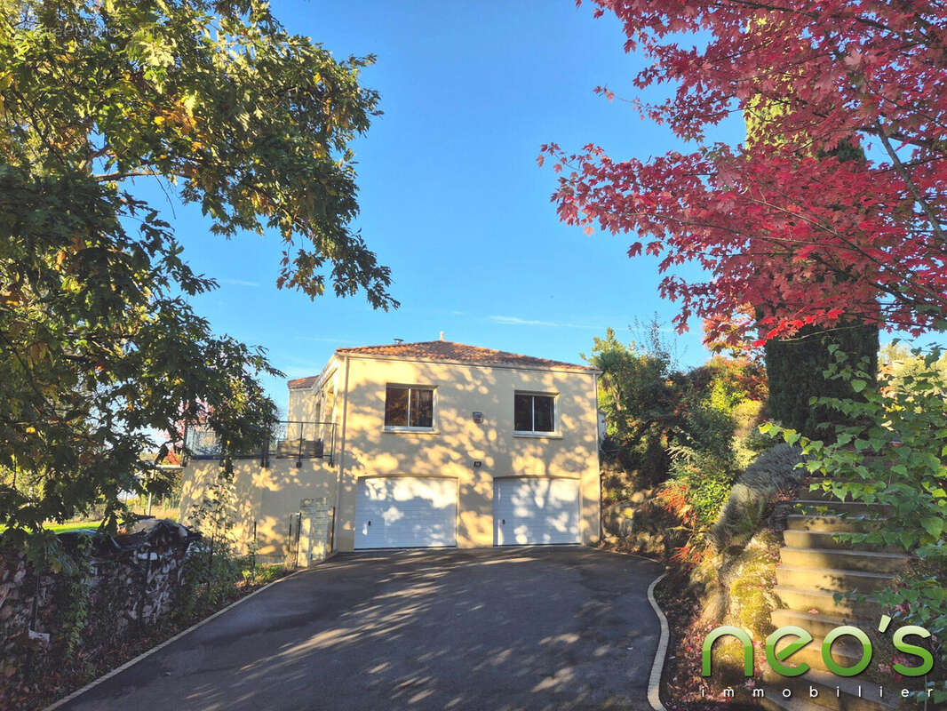 Maison à SAINT-LAURENT-SUR-SEVRE