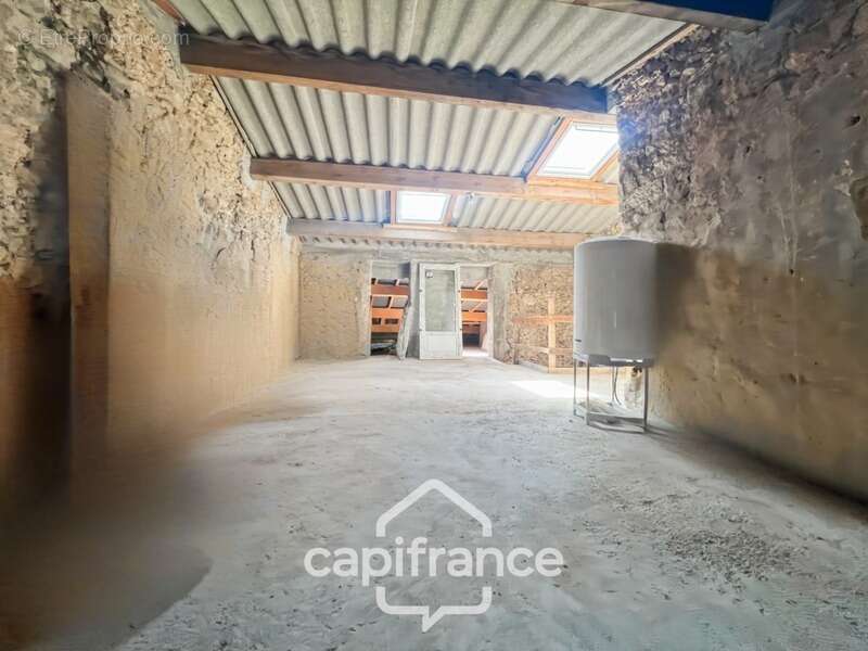 Maison à CAMPS-LA-SOURCE