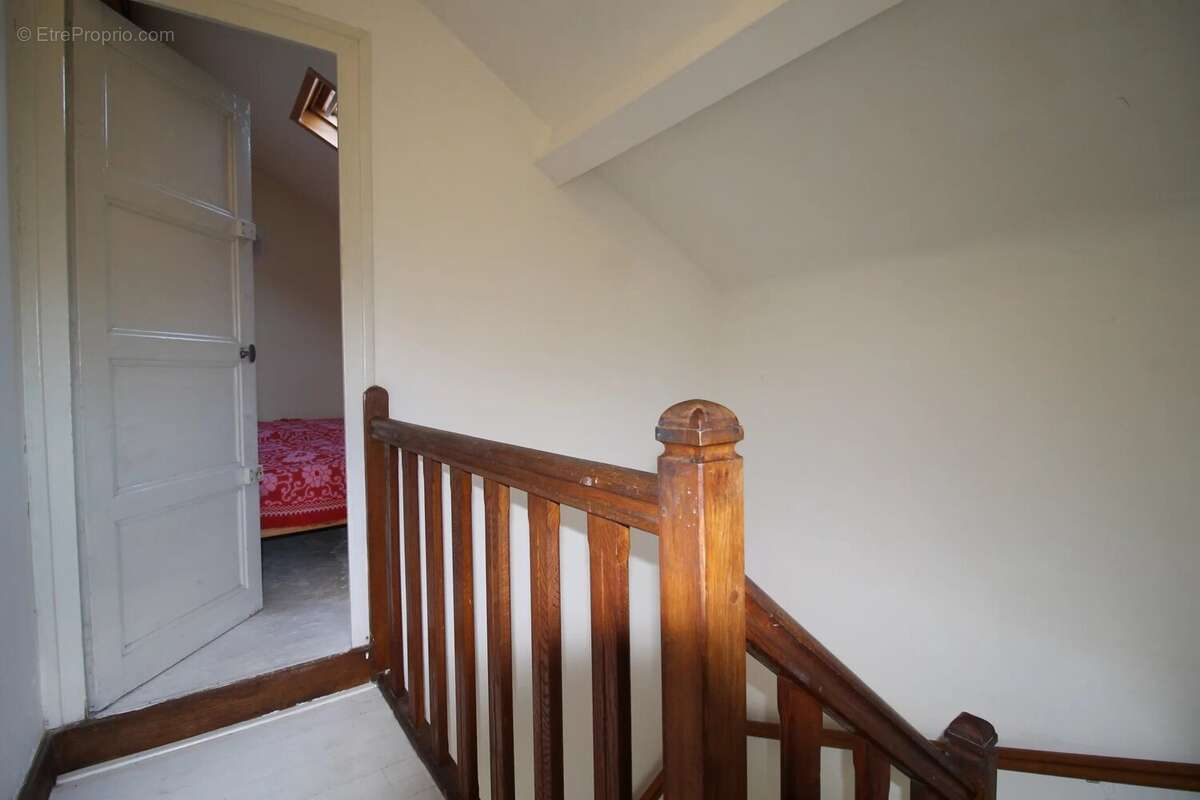 Appartement à SAINT-LEGER-SOUS-BEUVRAY