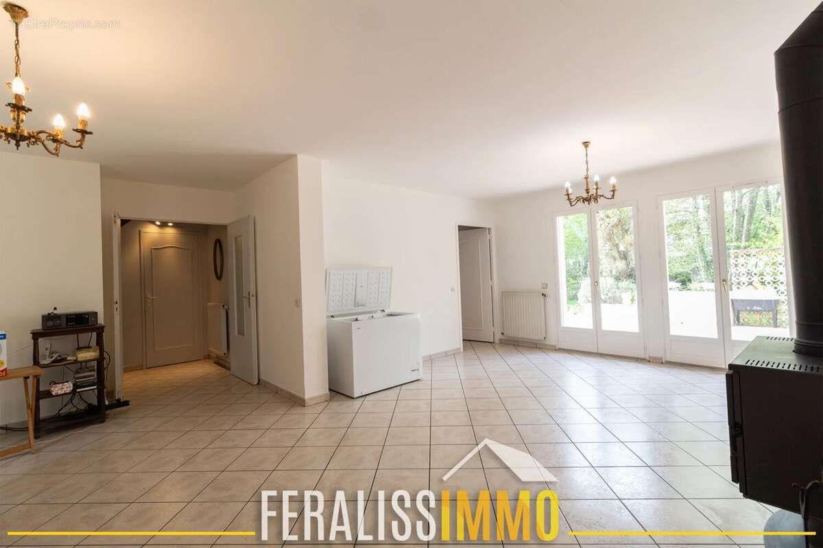 Maison à VAUX-SUR-SEINE