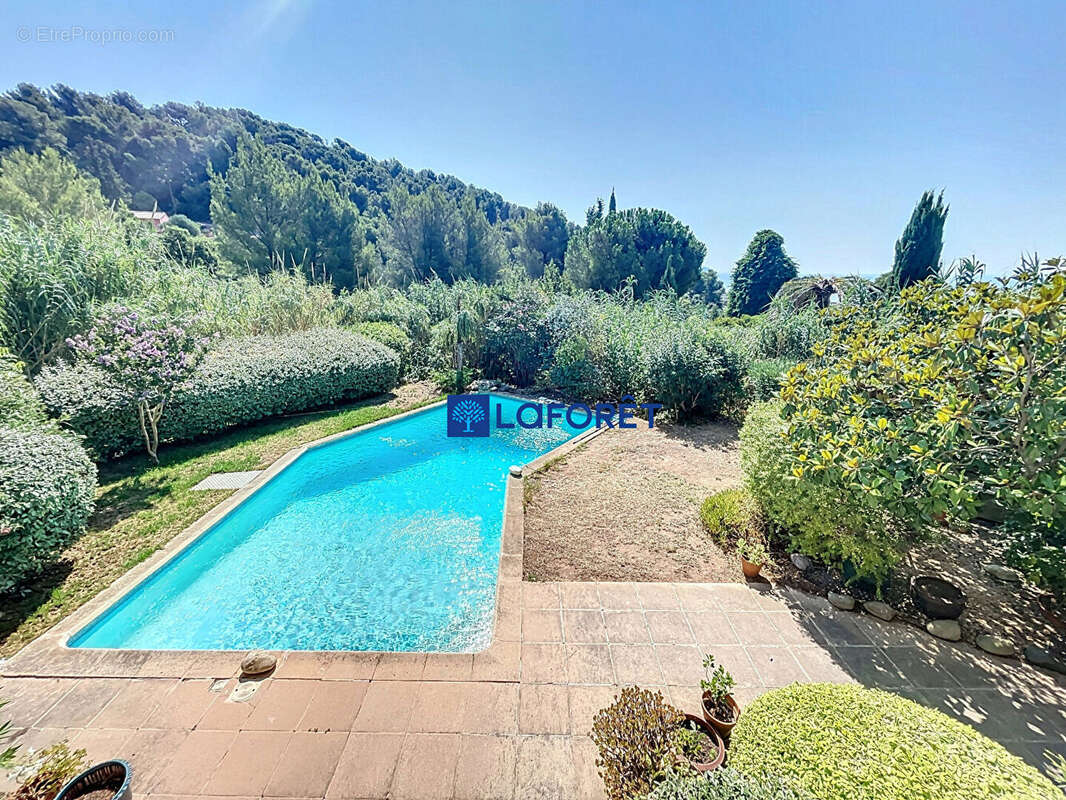 Maison à CARQUEIRANNE