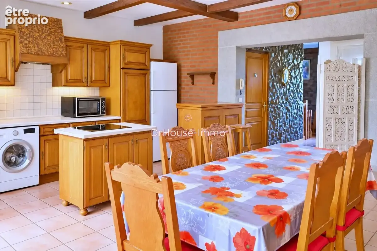 Appartement 5 pièces 122 m² à vendre à Saint-Etienne (42100) - photo 3