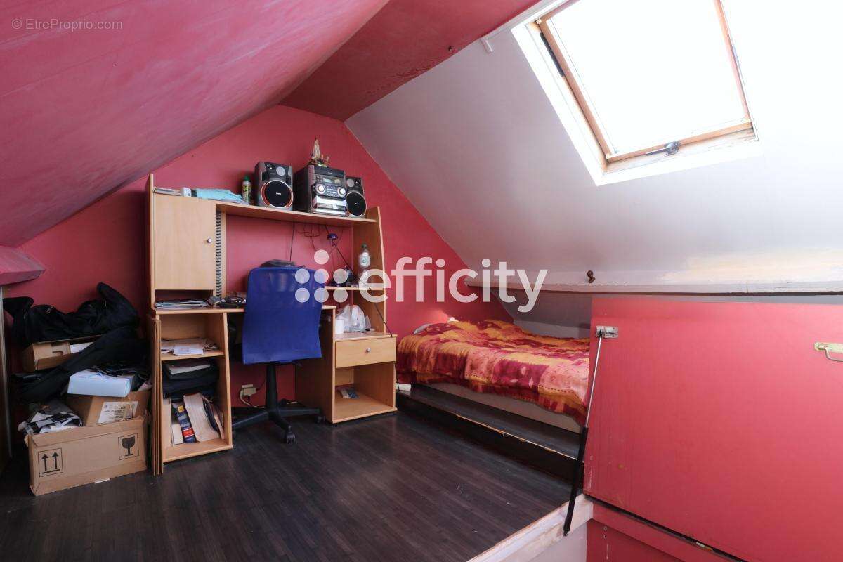 Maison 140 m² à Croix  - photo 19