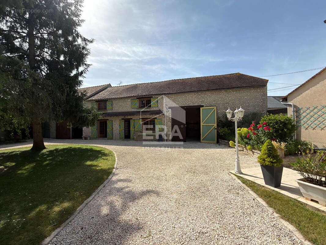 Maison 192m² à château-landon - photo 4