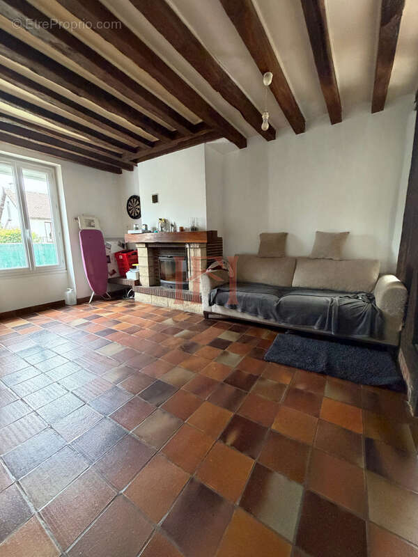 Maison à SAINT-DENIS-LES-PONTS