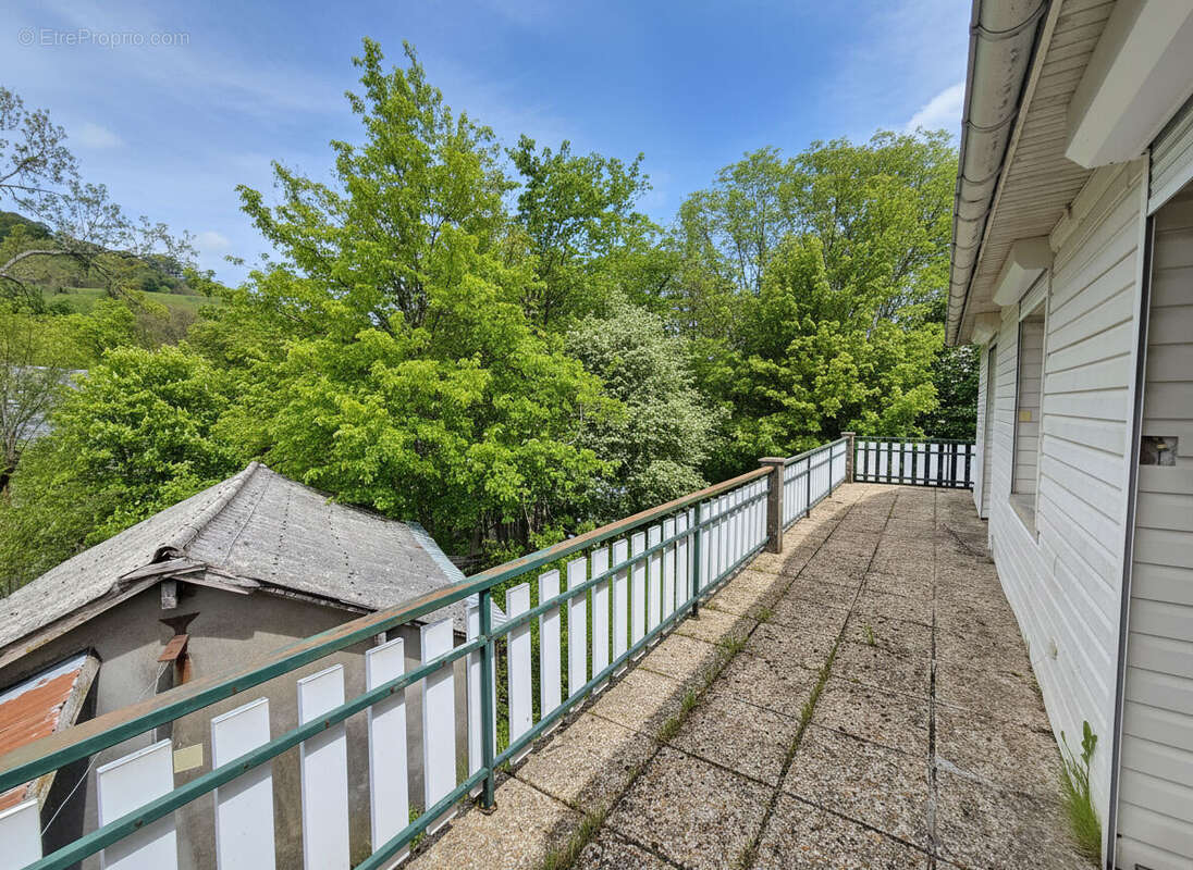 Maison à BESSE-ET-SAINT-ANASTAISE