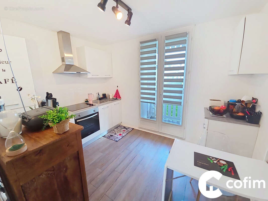 Appartement à LONS
