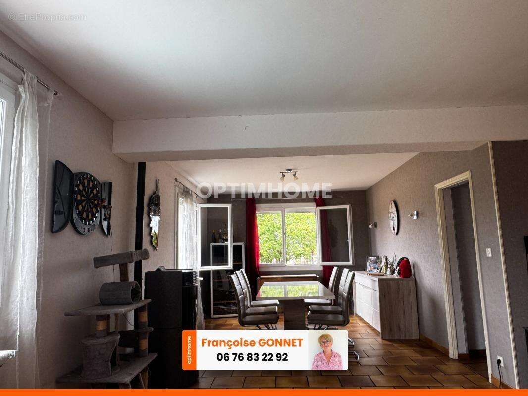 Maison 215 m² - 5 chambres - Terrain 4 200 m² - Piscine - 257 000 € - SAINT PIERRE LES ETIEUX - 18200 - photo 5