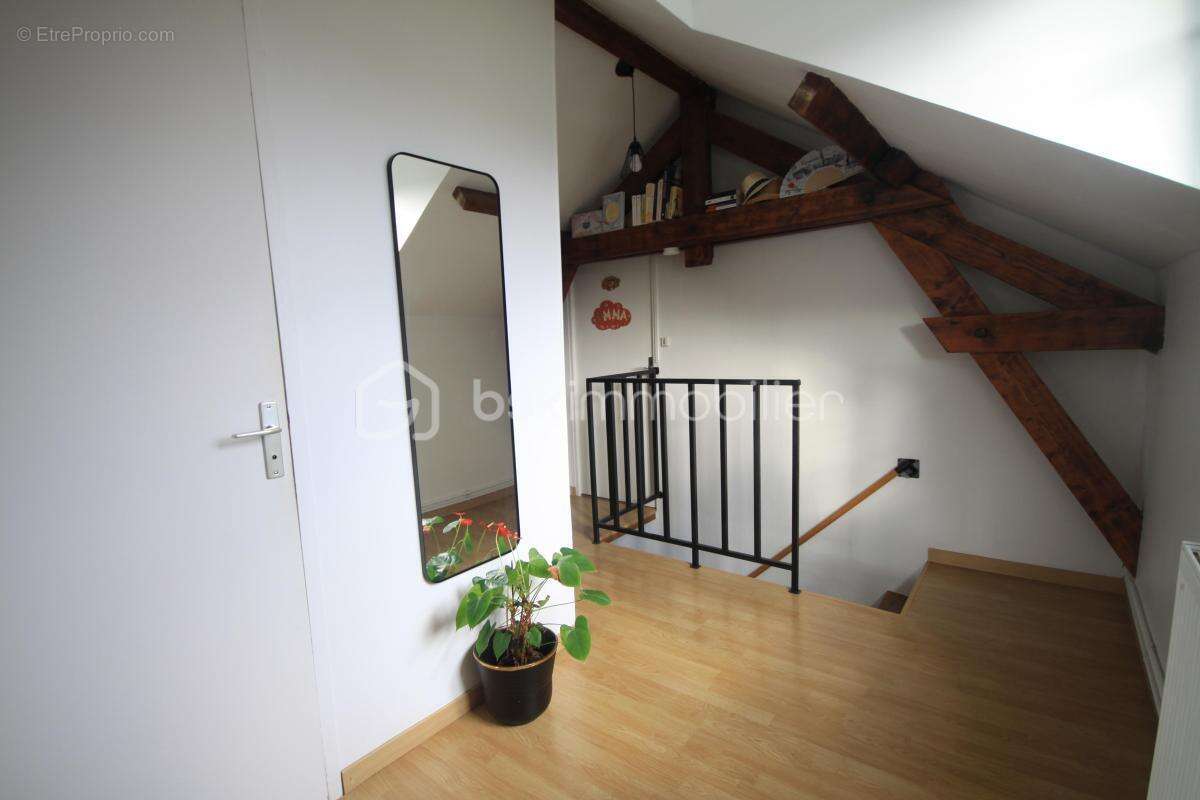 Maison à D&#039;HUISON-LONGUEVILLE