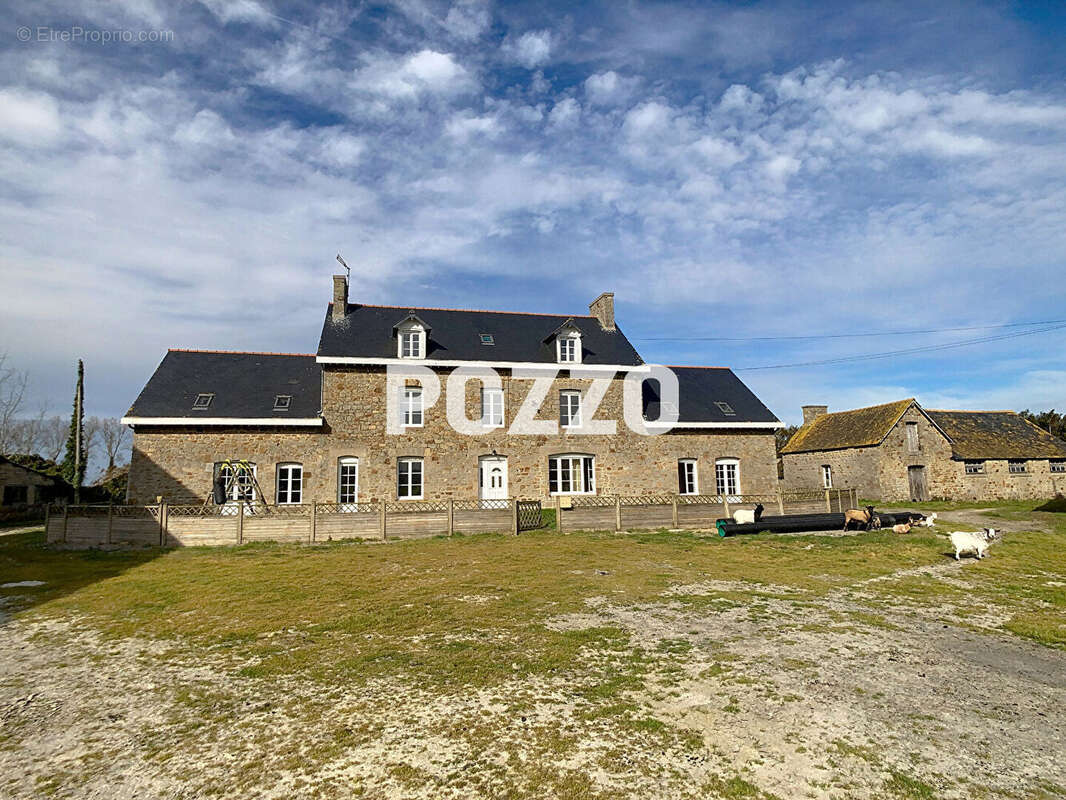 Maison à ROZ-SUR-COUESNON