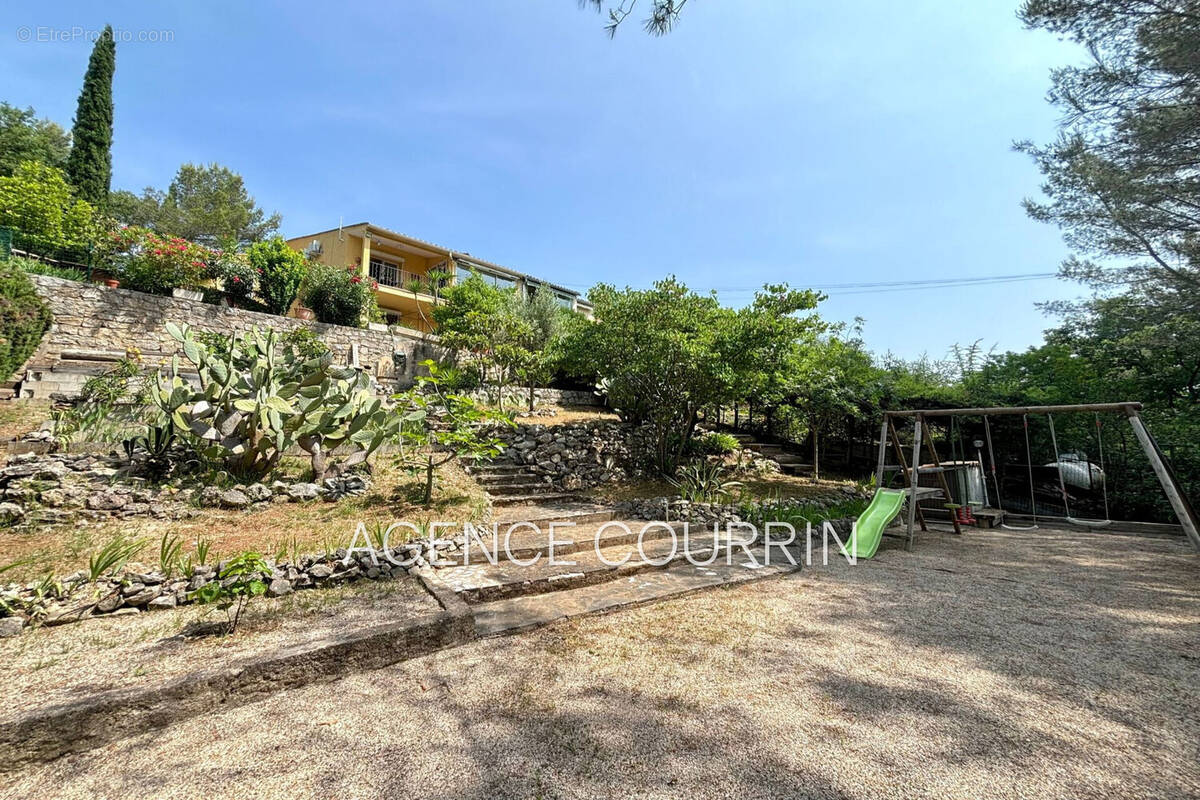 Maison à PEYMEINADE