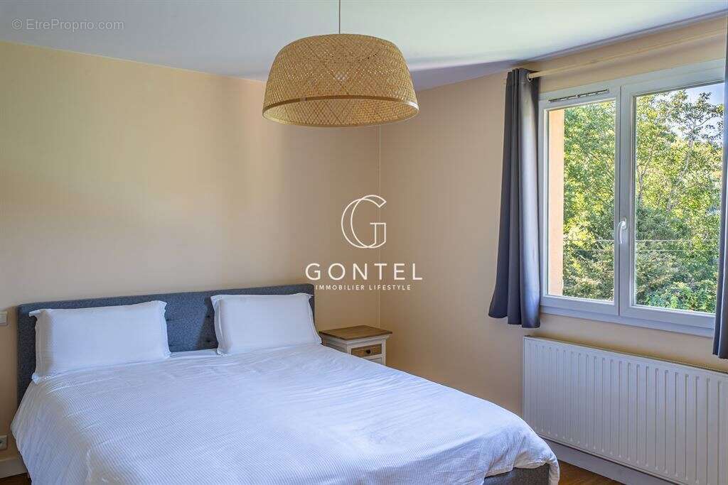 Maison à SAINT-CYR-AU-MONT-D'OR