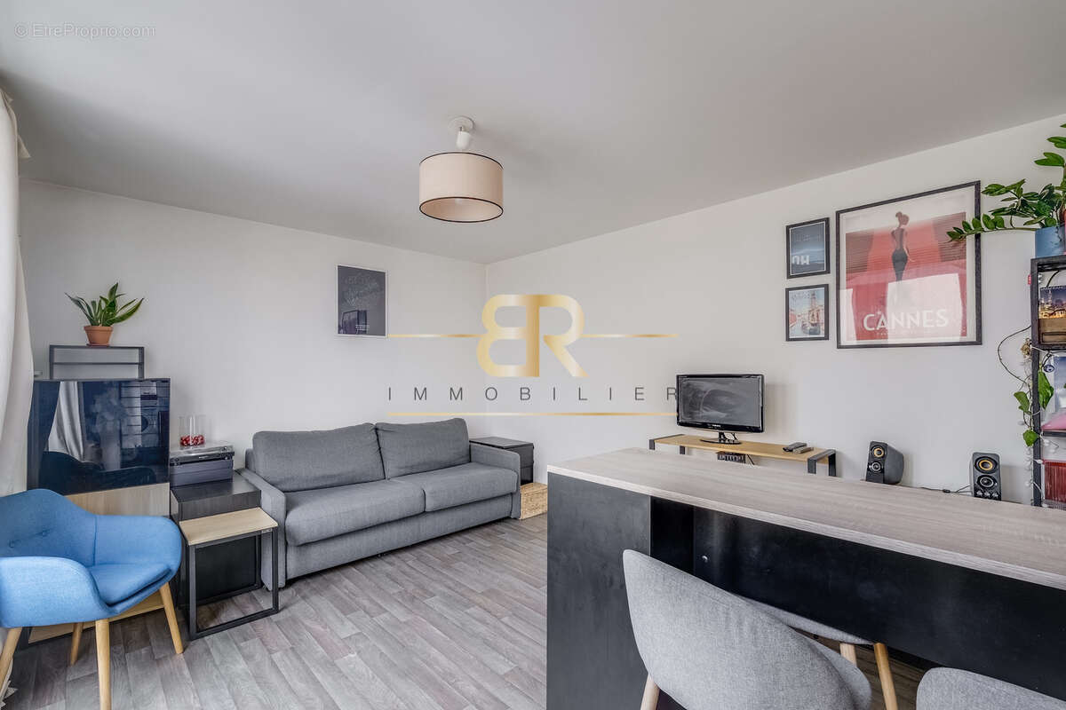 Appartement à PARIS-10E