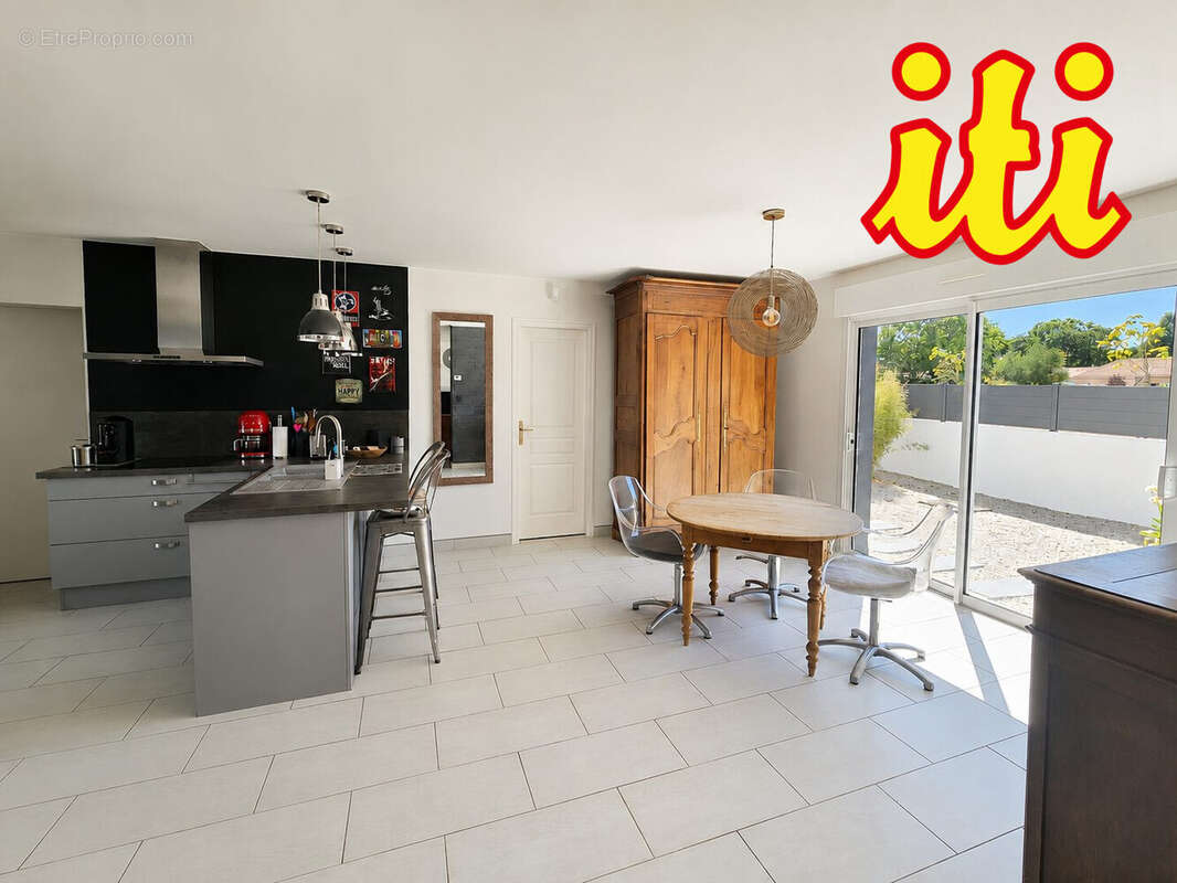 Maison 150 m² à Saint-Mathurin  - photo 4