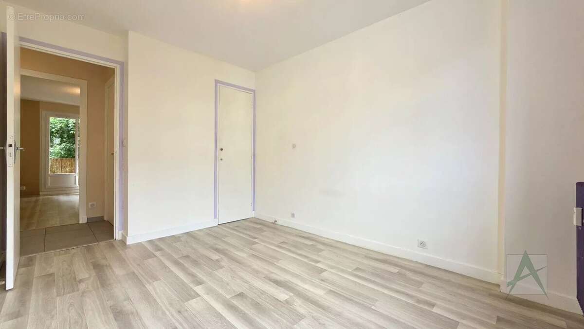 CHAMBERY - T4 2ème étage centre ville - photo 15