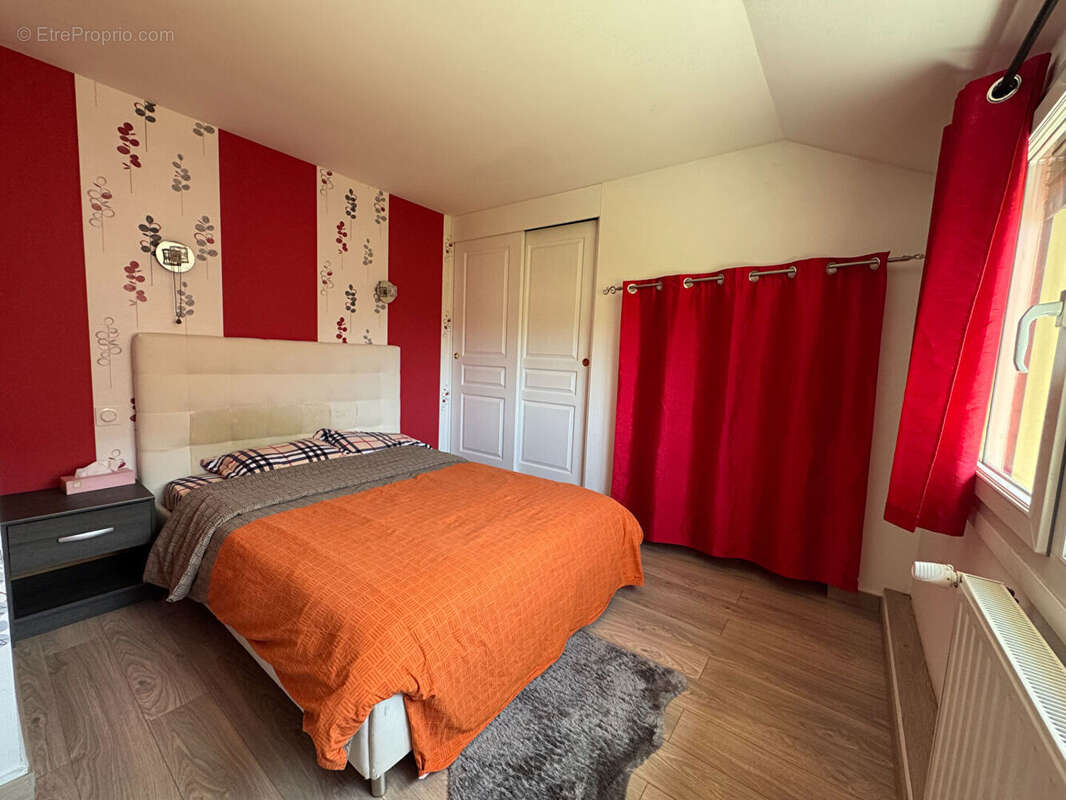 Maison rénovée sur sous-sol semi enterré, 4 chambres proche commerces - photo 9