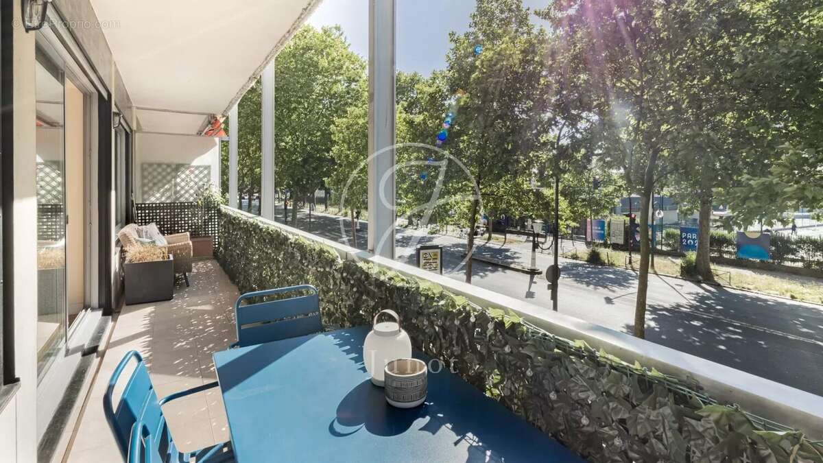 Appartement à PARIS-16E