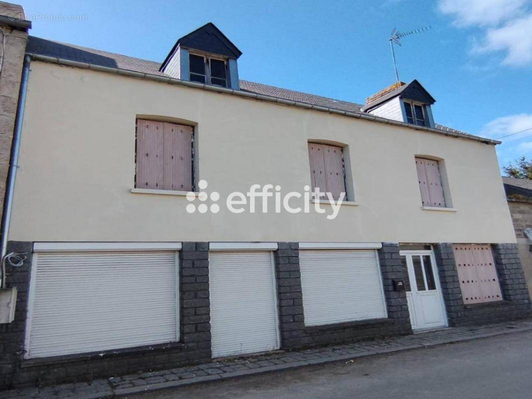 Maison à MONTBRAY