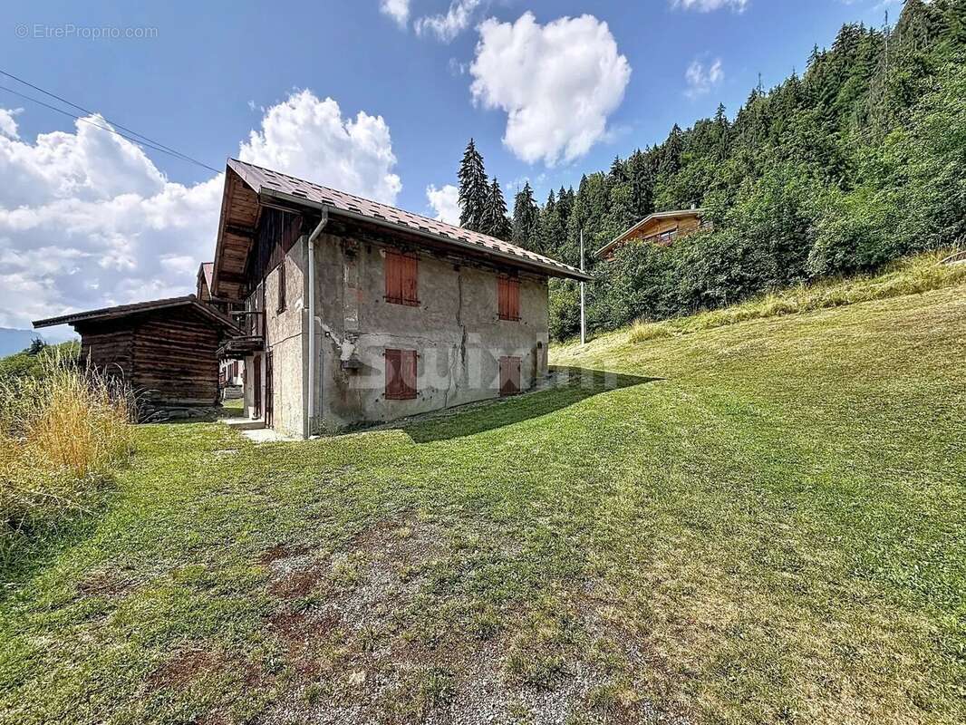 Maison a renover sur 880 m2 de terrain - photo 3