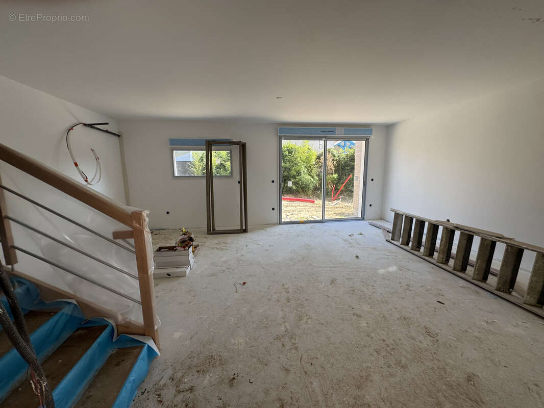 Maison 67 m² à Saint-Medard-En-Jalles  - photo 2