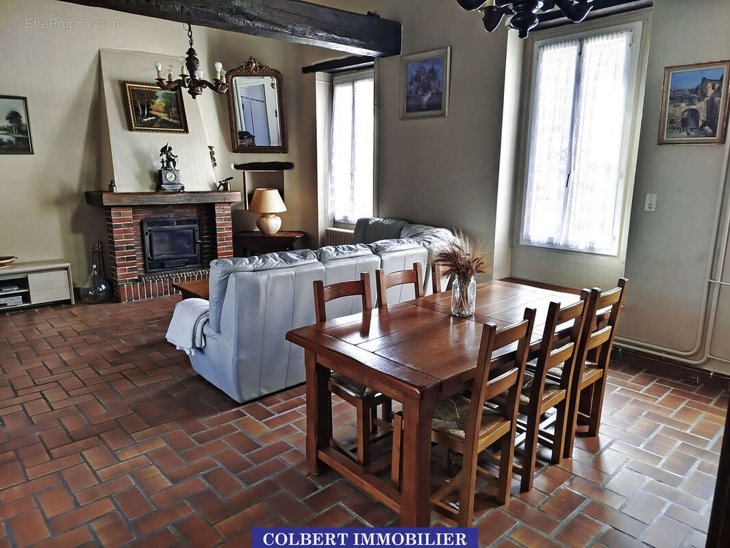 Maison à CHARMOY