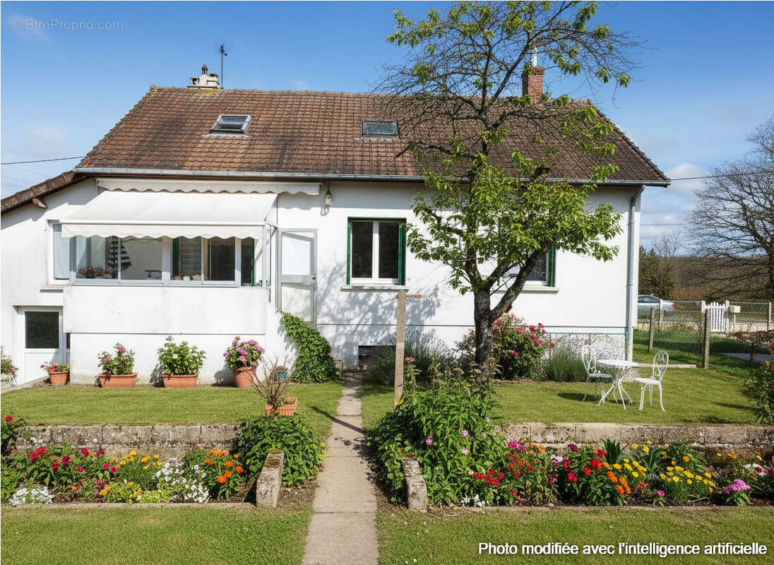 Maison à THIRON-GARDAIS