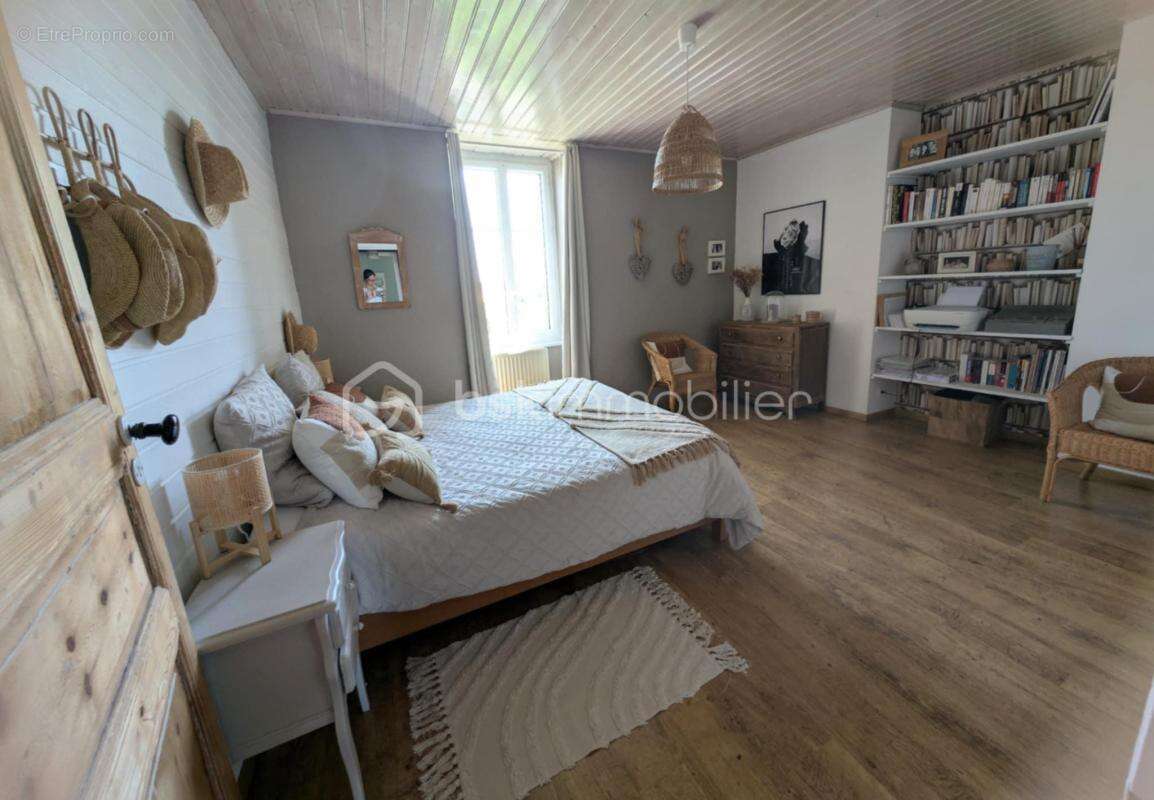 Maison à SAINT-JULIEN-DE-CONCELLES