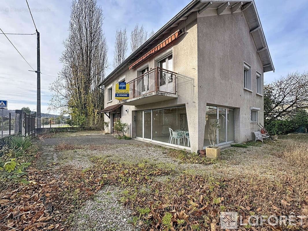 Maison à BOURGOIN-JALLIEU