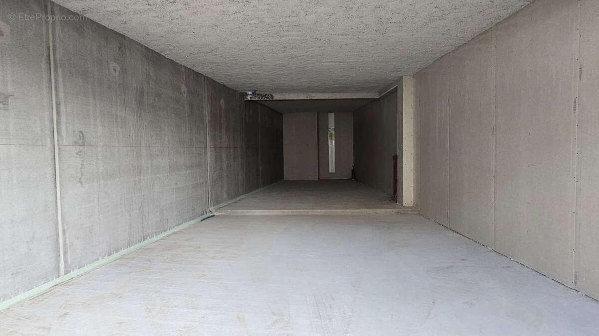 CELLULE 1  /  59,70 m2 - photo 3
