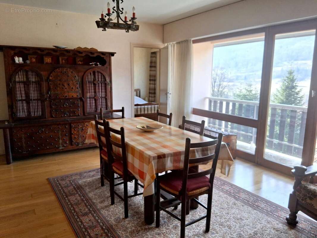 Appartement à LELEX