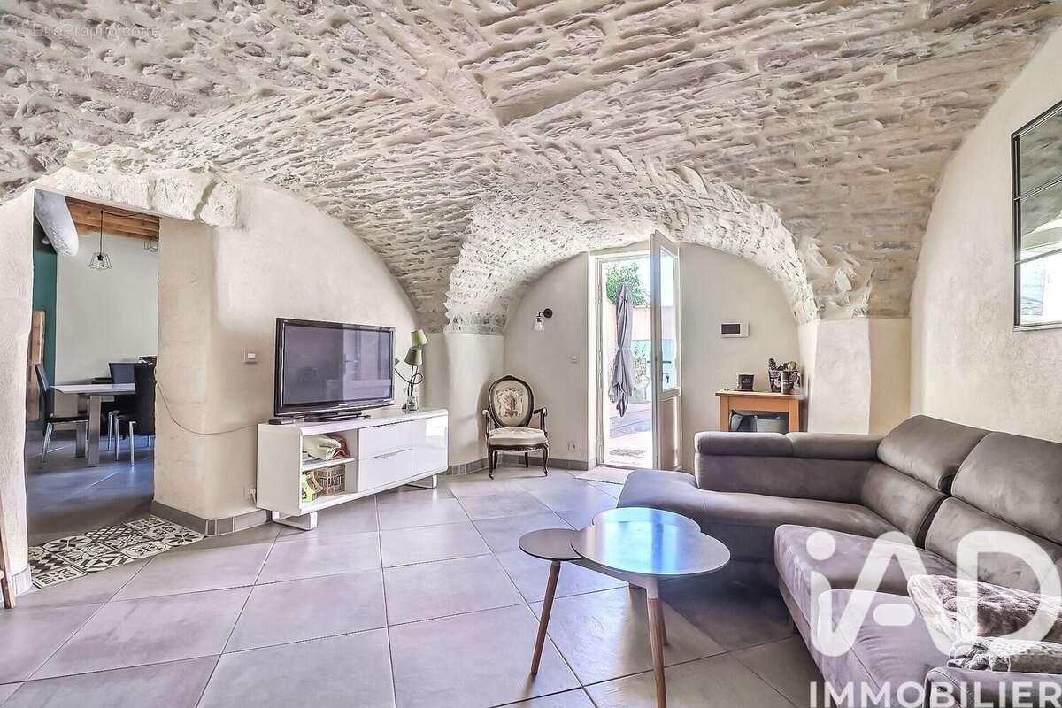 Maison 208 m² à Nages-Et-Solorgues  - photo 4